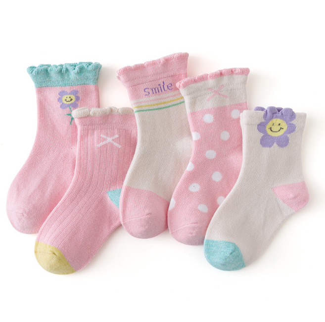 What are the types of newborn socks?