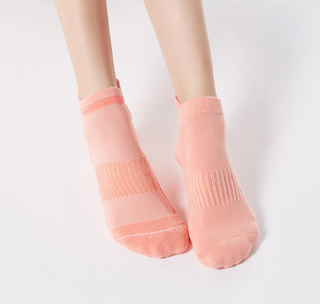 China Terry Cotton Non Slip Ankle Pilates Socks For Yoga